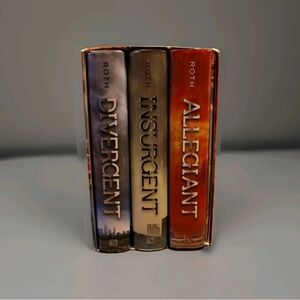 Divergent Series, Veronica Roth, Box Set Hardcover DIVERGENT INSURGENT ALLEGIANT